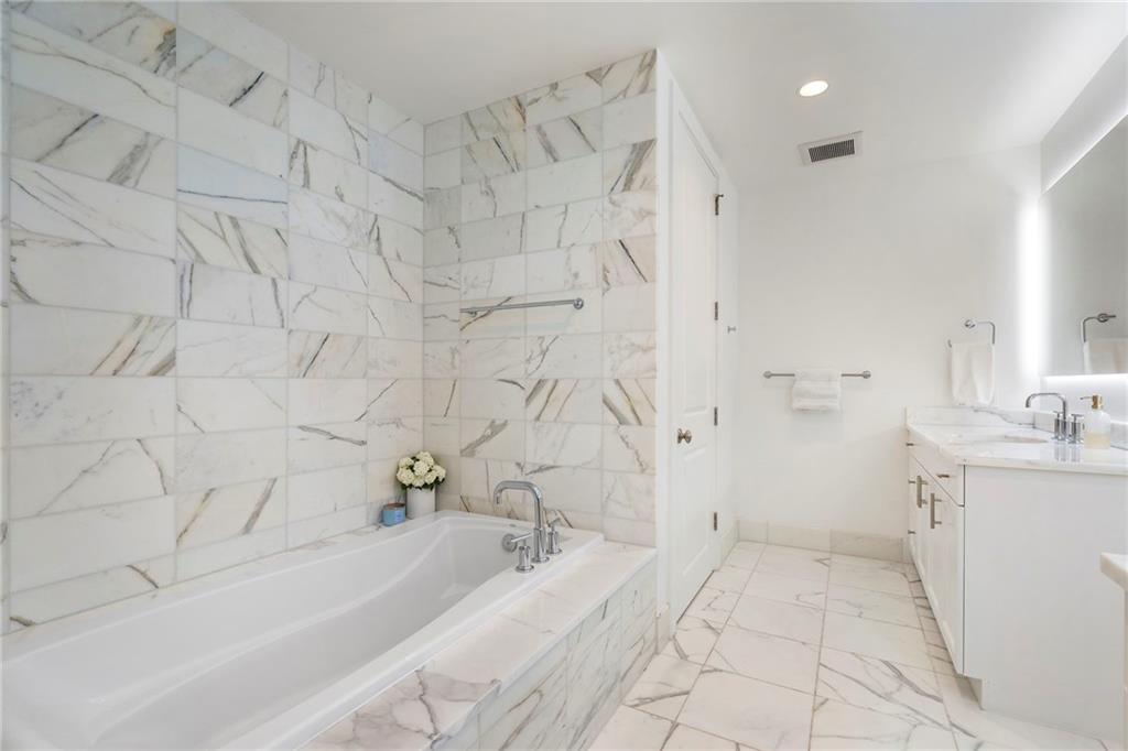 3630 Peachtree Road NE Unit 2204