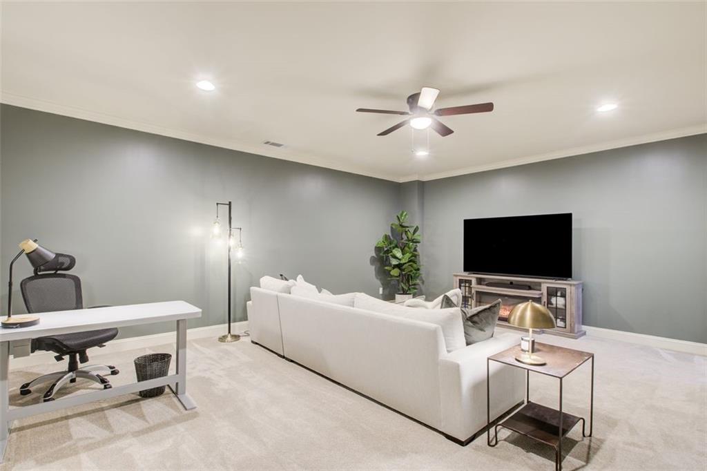 223 Trecastle Square