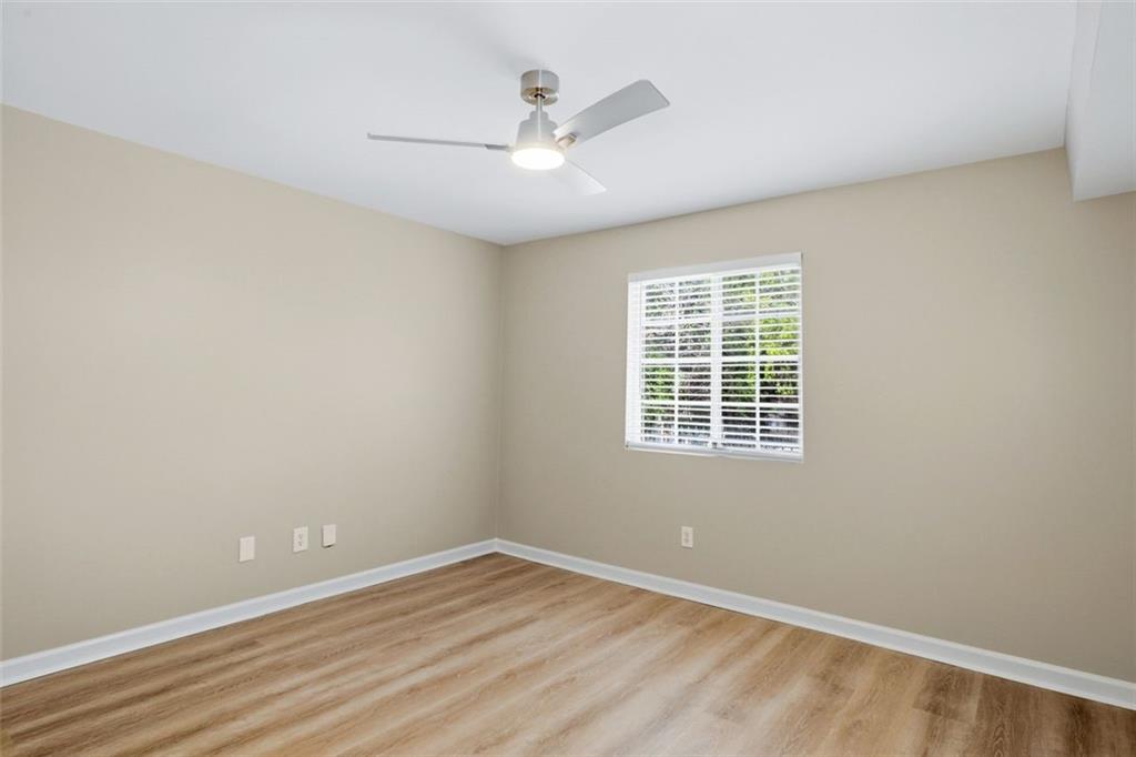 210 Sampson Street NE Unit 5