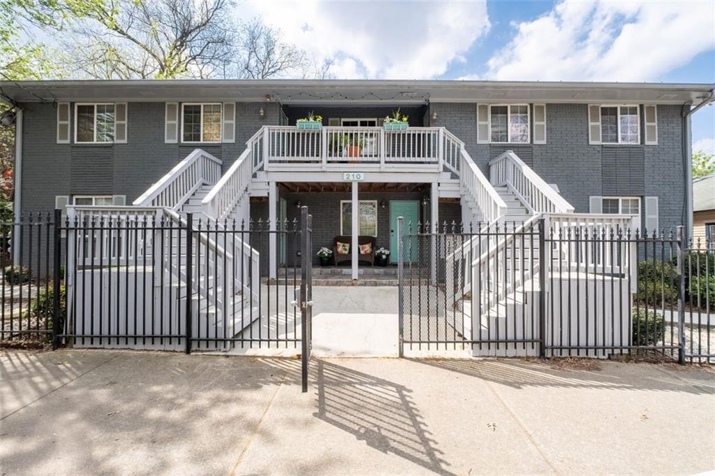 210 Sampson Street NE Unit 5