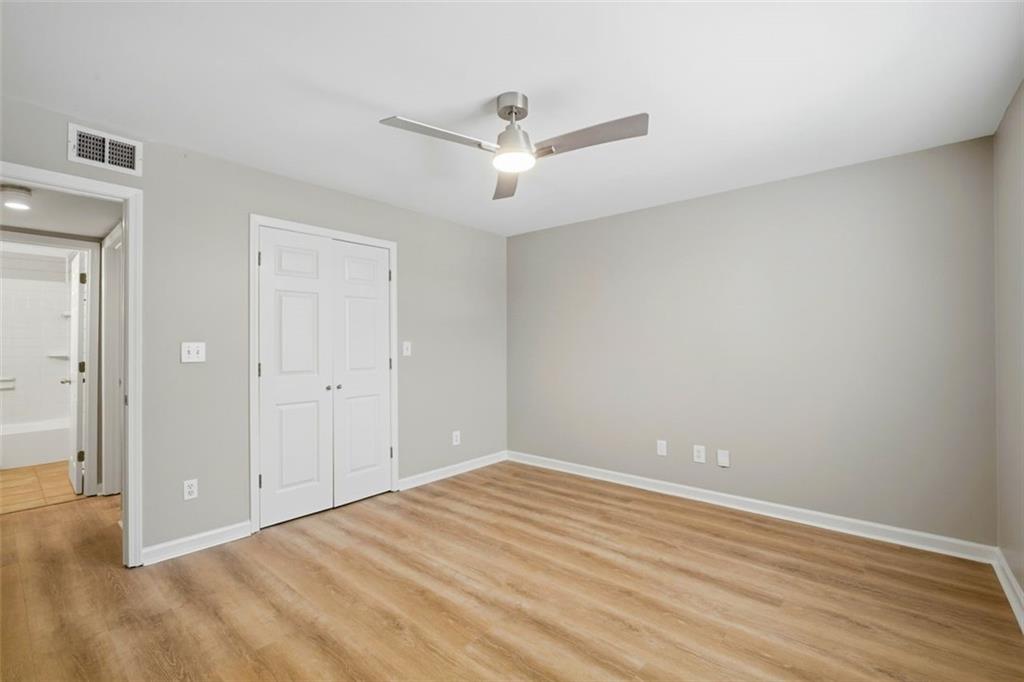 210 Sampson Street NE Unit 5