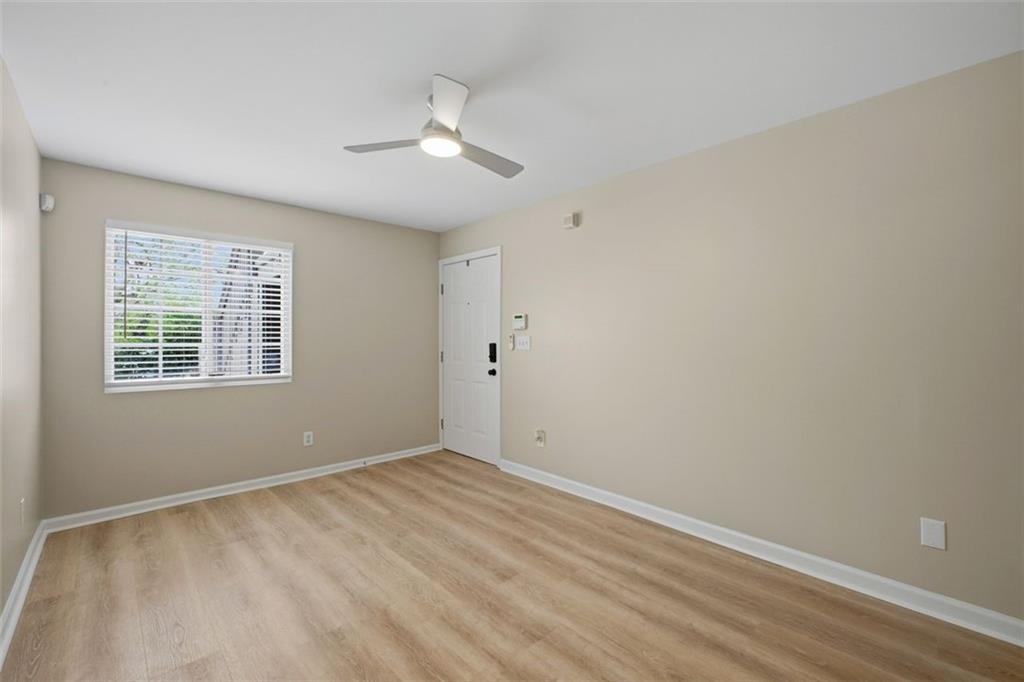 210 Sampson Street NE Unit 5