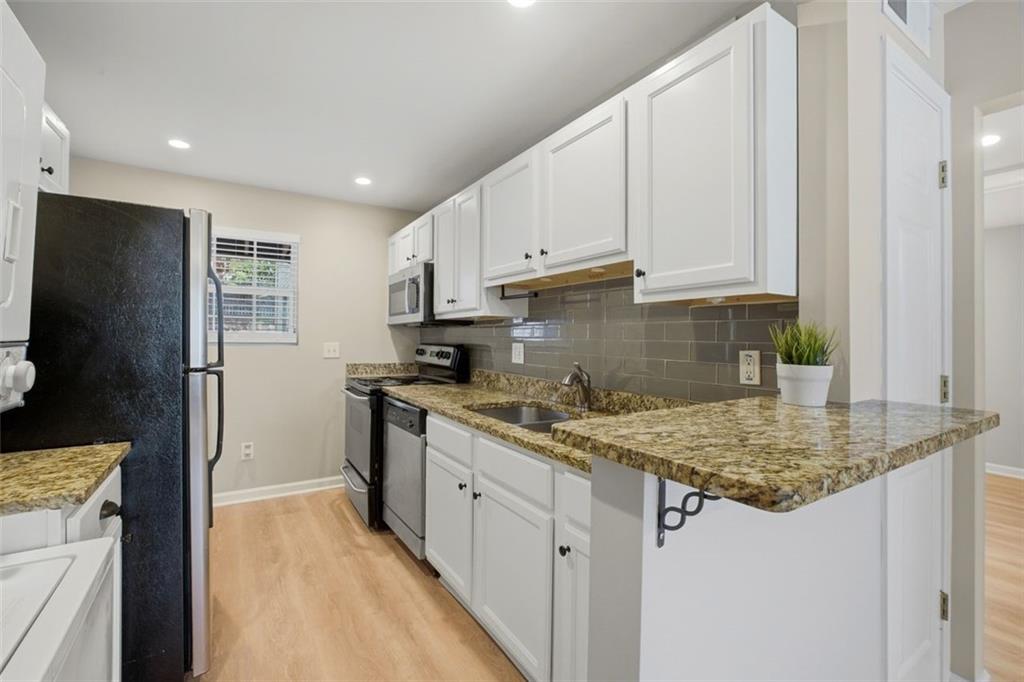 210 Sampson Street NE Unit 5
