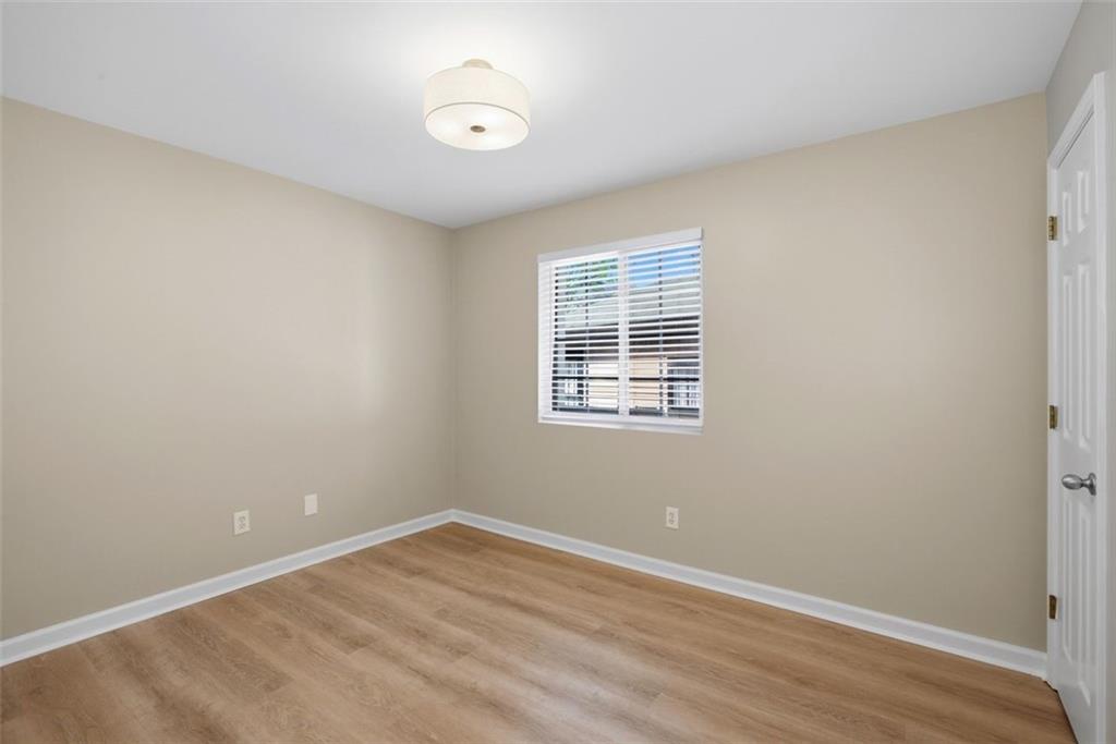 210 Sampson Street NE Unit 5