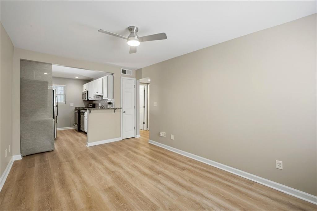 210 Sampson Street NE Unit 5