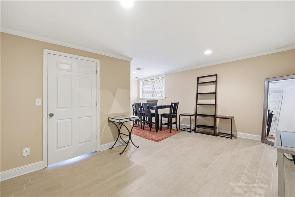 1124 Moores Mill Road NW