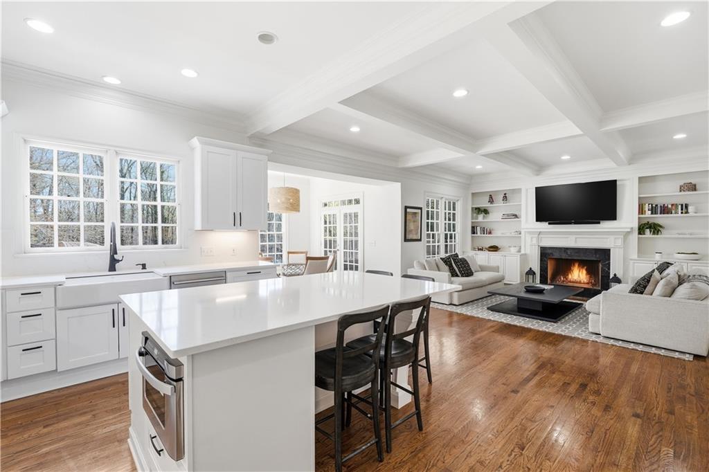 1124 Moores Mill Road NW