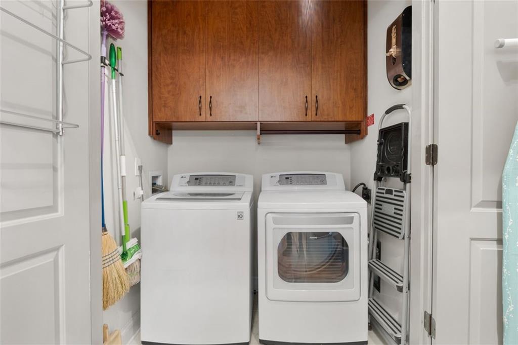 3621 VININGS SLOPE SE Unit 2516