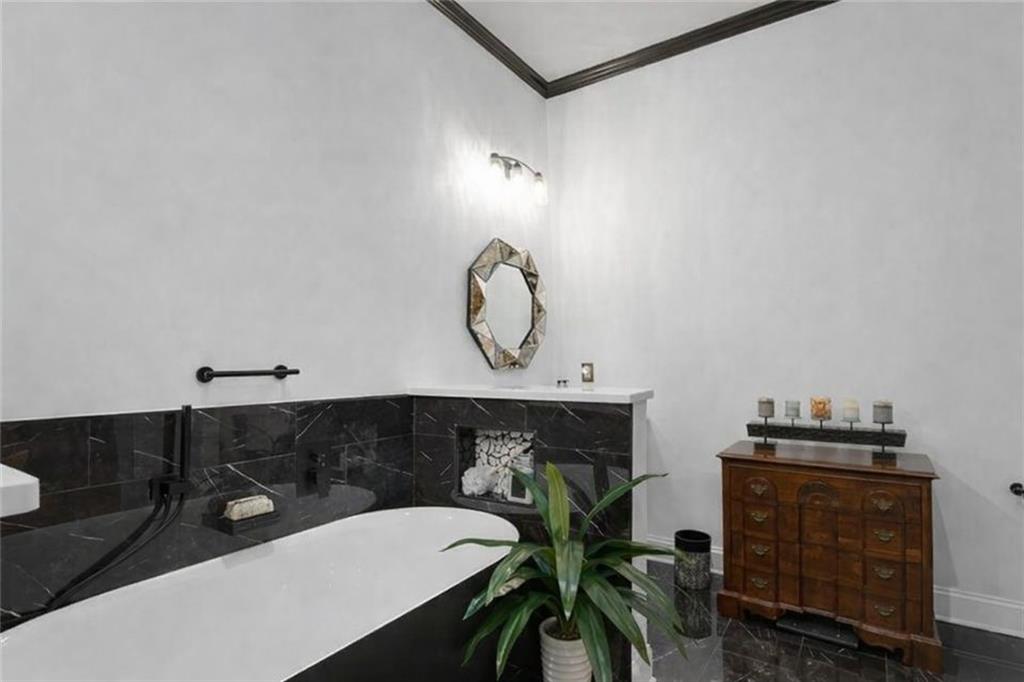 3621 VININGS SLOPE SE Unit 2516