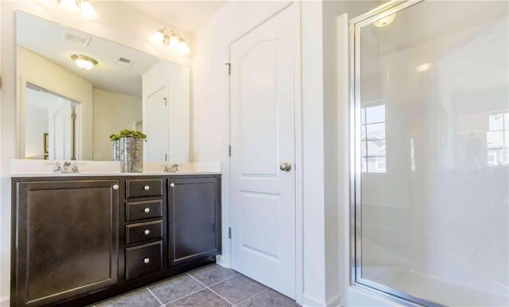 5888 Radford Loop