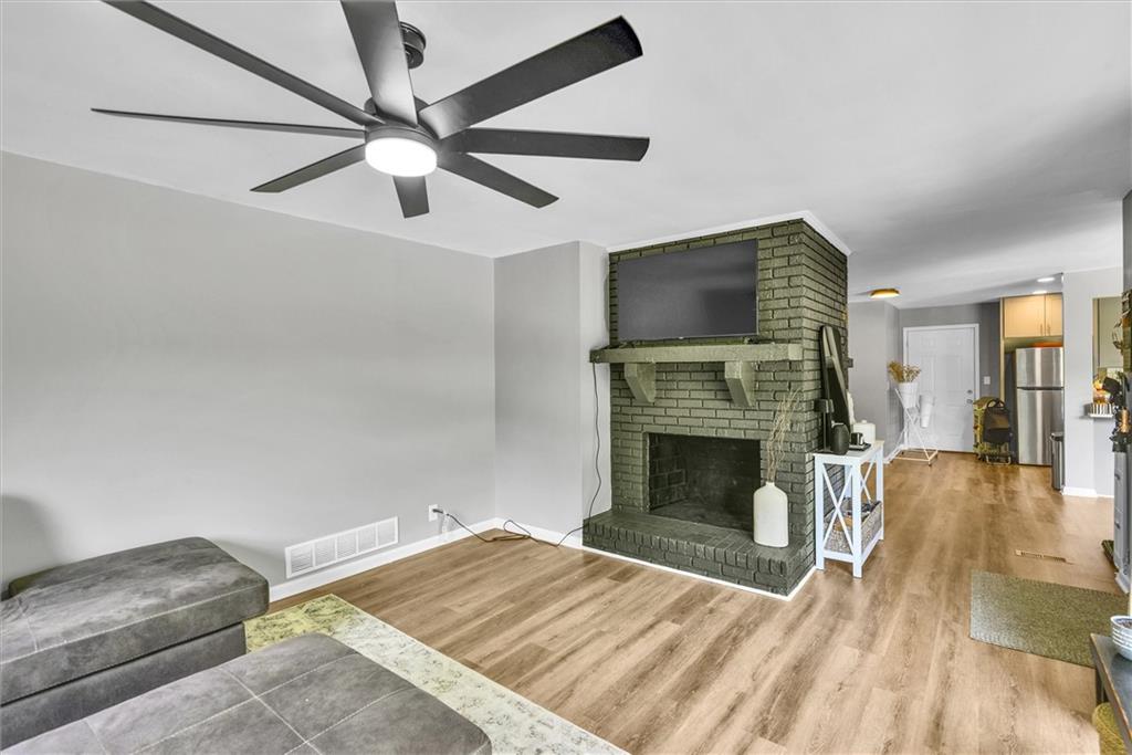 245 Lunie Drive SW