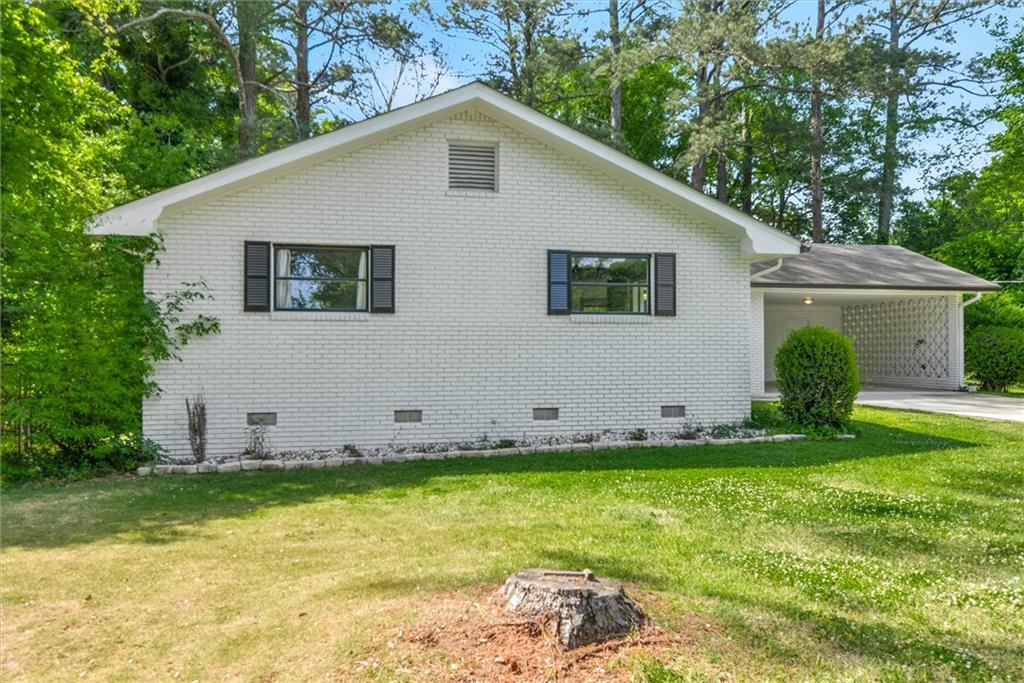 245 Lunie Drive SW