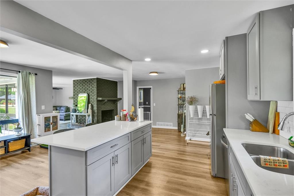 245 Lunie Drive SW