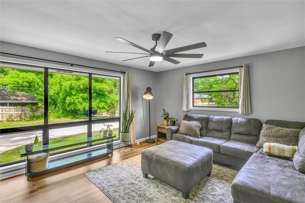 245 Lunie Drive SW