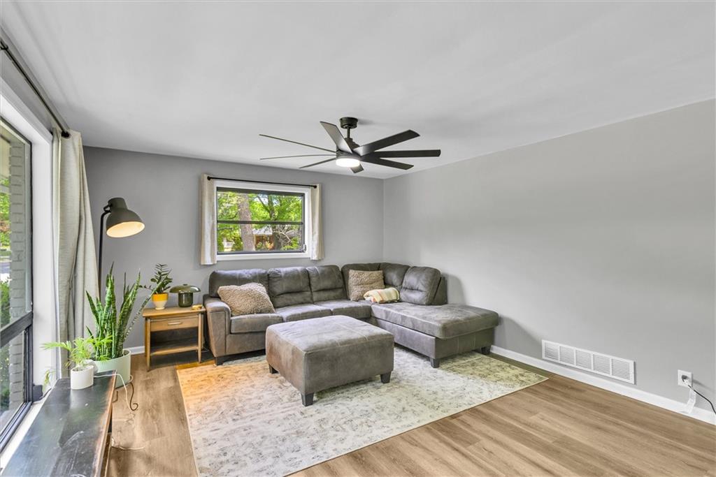 245 Lunie Drive SW