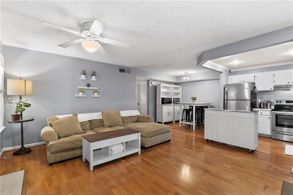 524 Mcgill Place NE Unit 524