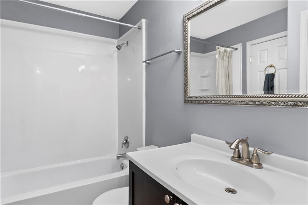 524 Mcgill Place NE Unit 524