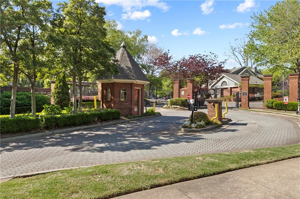 524 Mcgill Place NE Unit 524