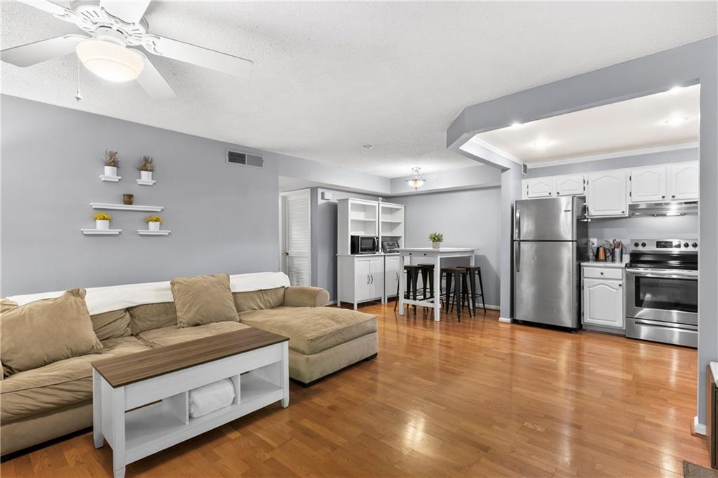 524 Mcgill Place NE Unit 524