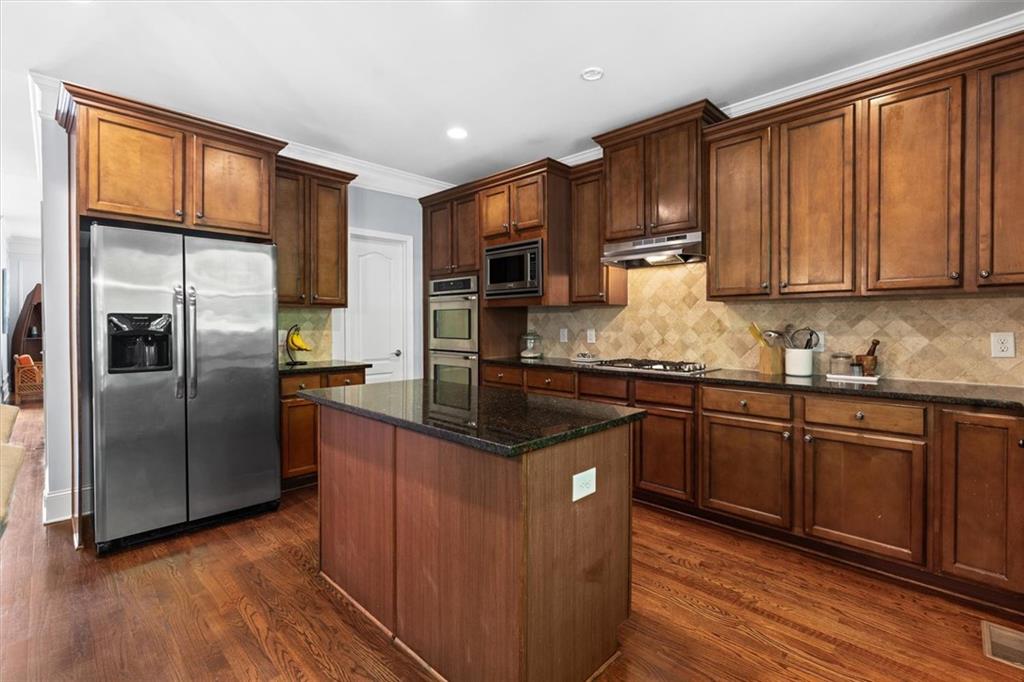 3089 Frazier