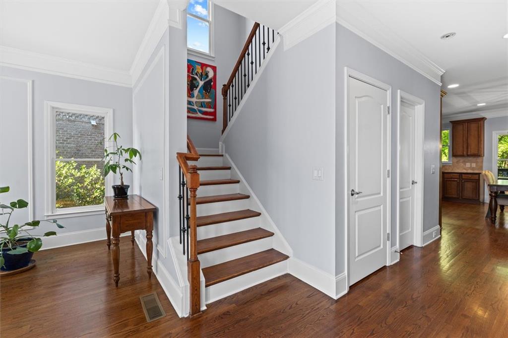 3089 Frazier