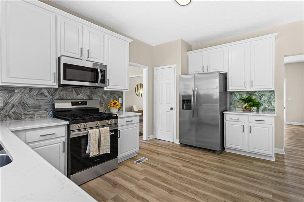 3136 Claridge