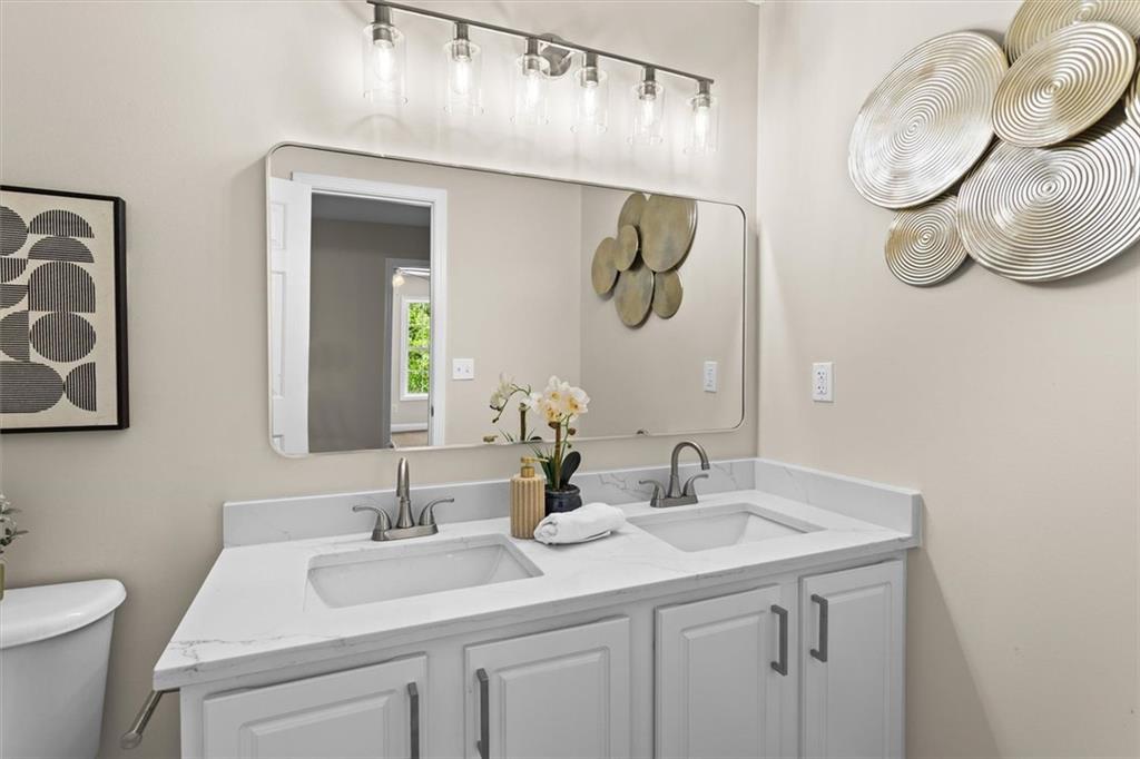 3136 Claridge
