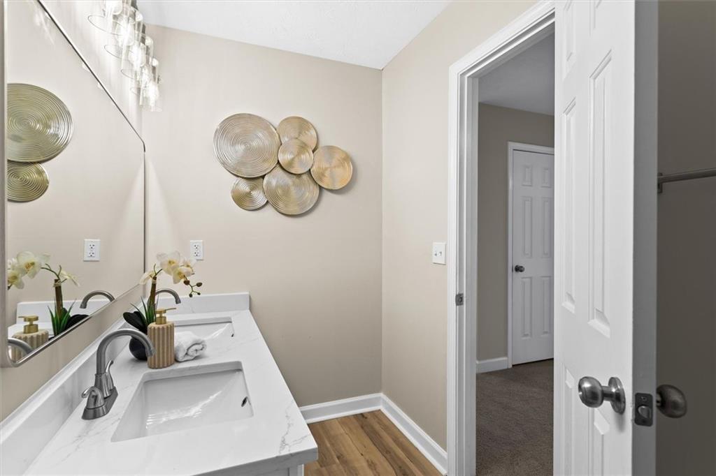 3136 Claridge