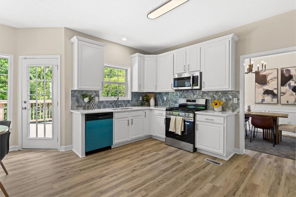 3136 Claridge