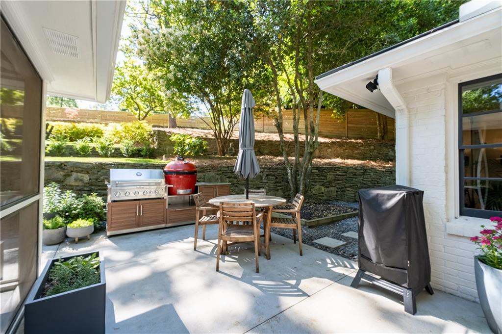 538 Spring Valley Road NW