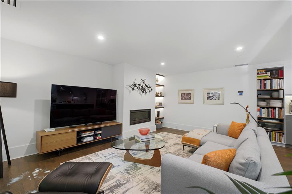 538 Spring Valley Road NW
