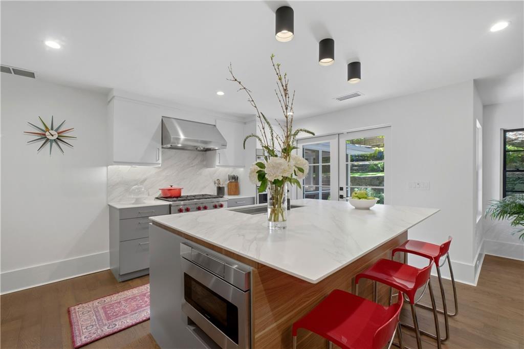 538 Spring Valley Road NW