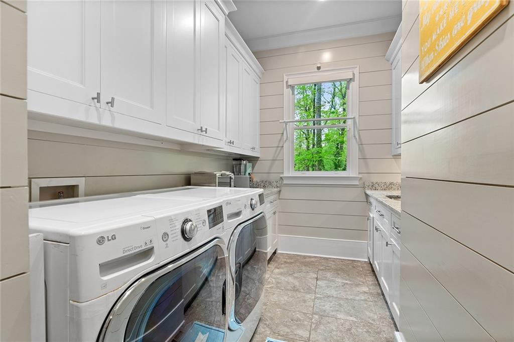 1431 Hearst Drive NE