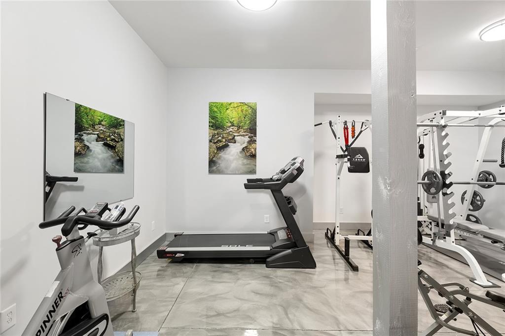 1431 Hearst Drive NE