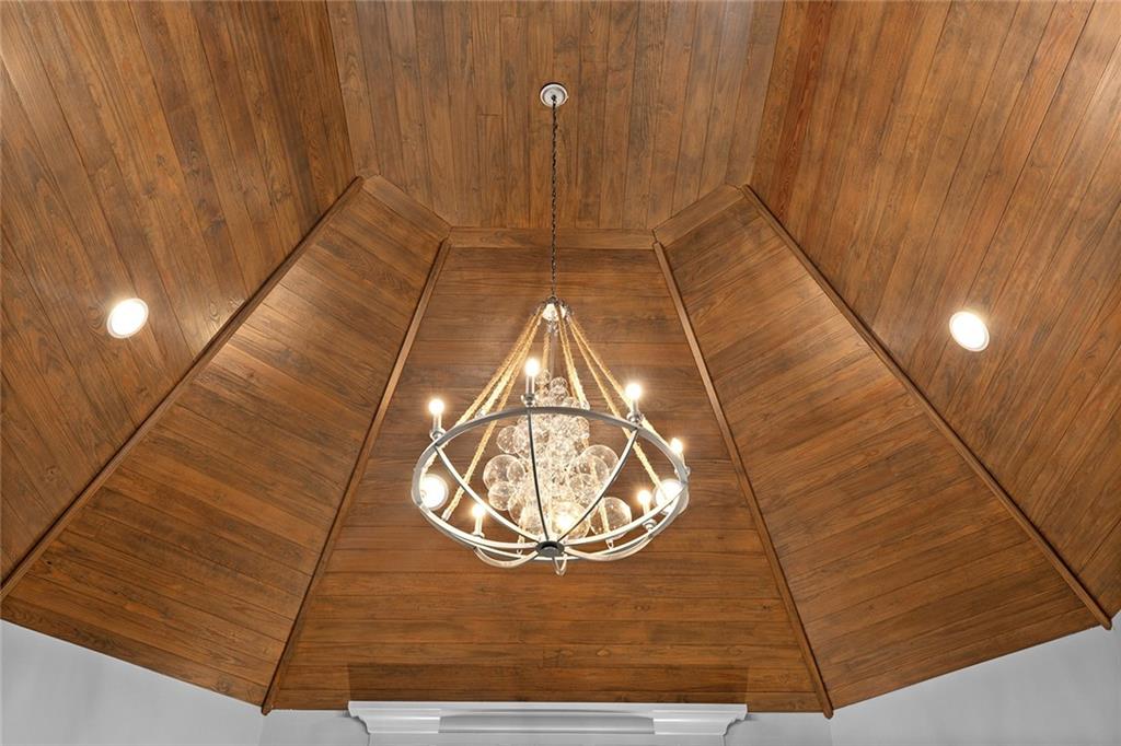 1431 Hearst Drive NE