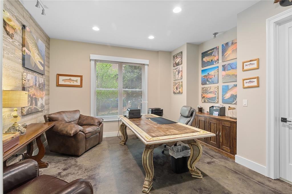 1431 Hearst Drive NE