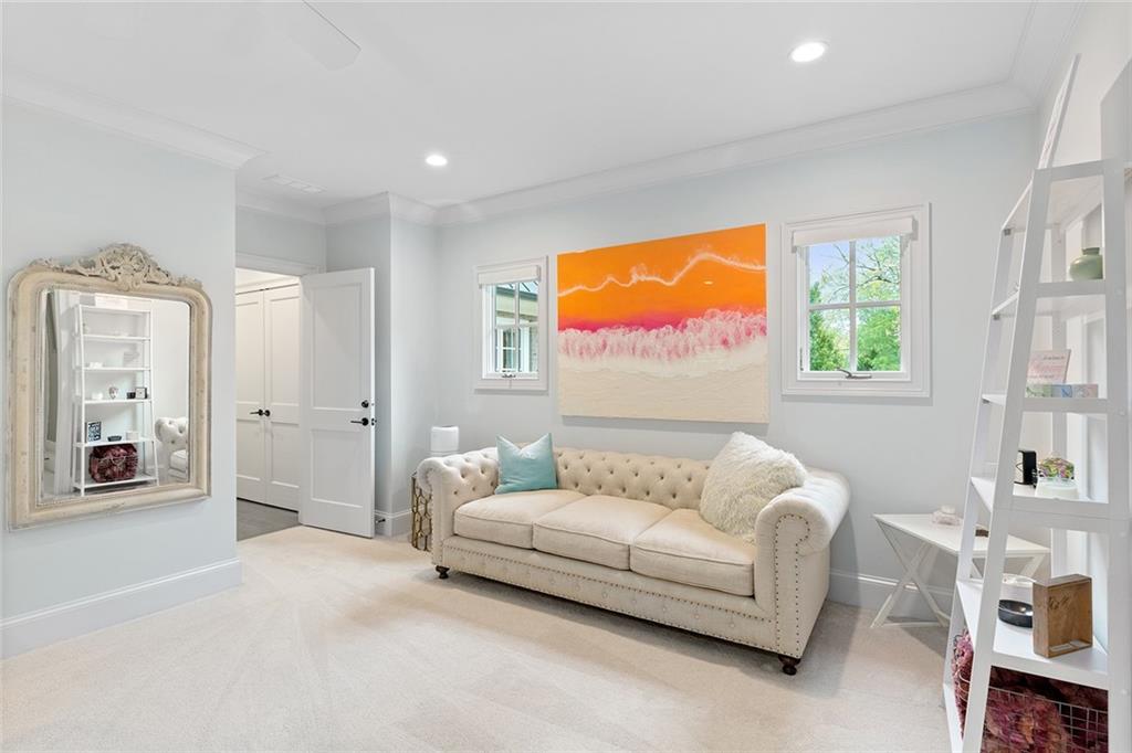 1431 Hearst Drive NE