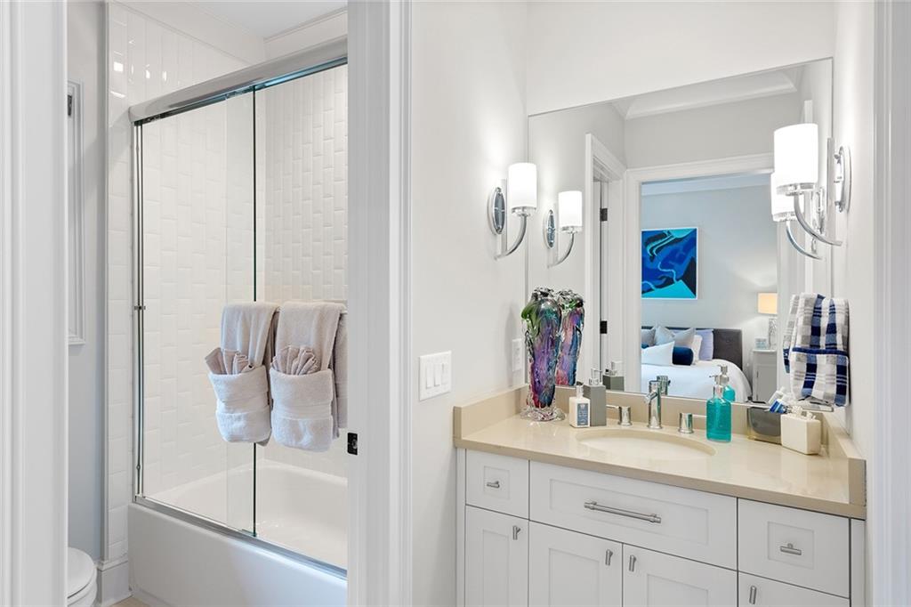 1431 Hearst Drive NE