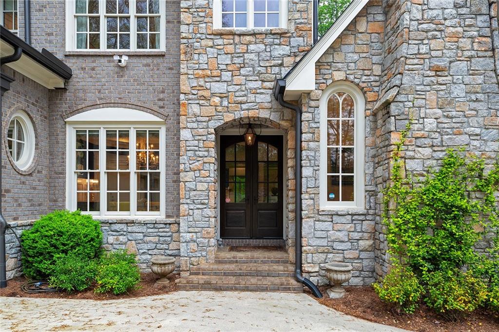 1431 Hearst Drive NE