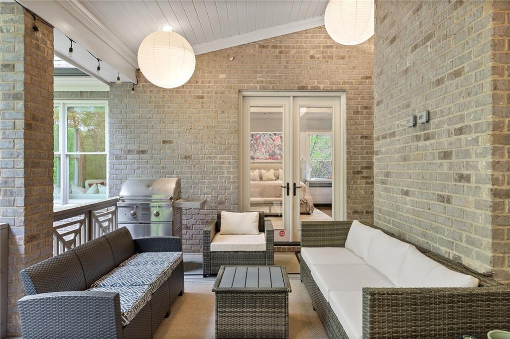 1431 Hearst Drive NE