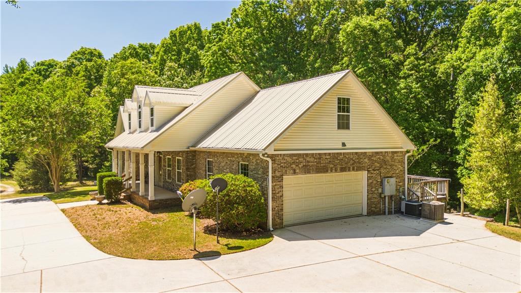 550 Oak Ridge Drive
