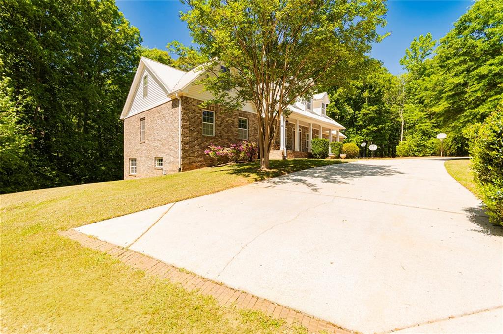 550 Oak Ridge Drive