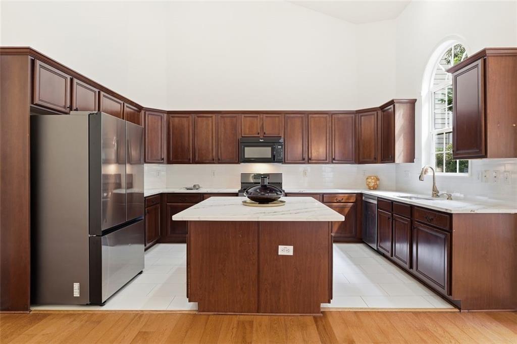 6065 Brookmere Lane