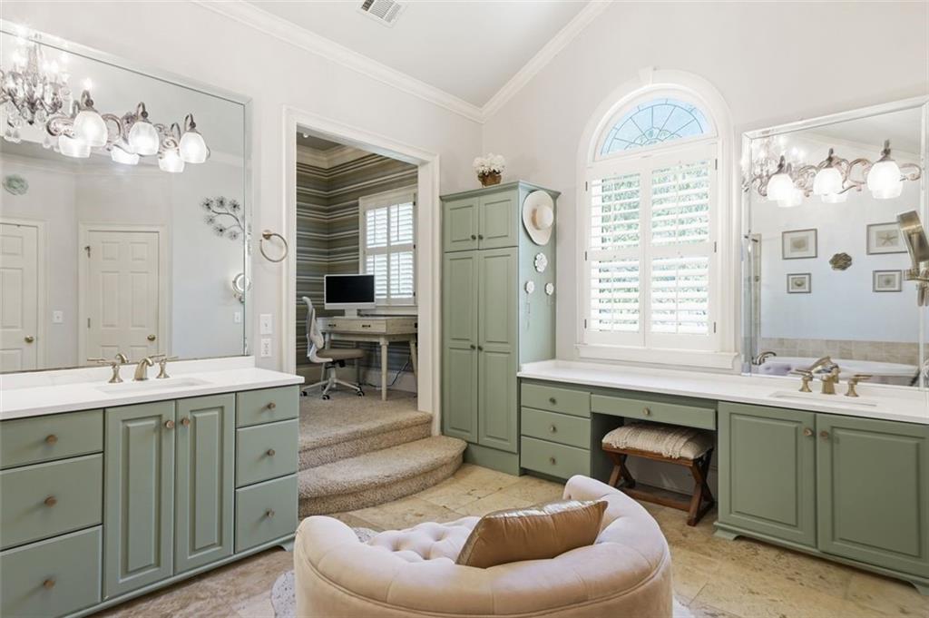 2336 Edgemere Lake Circle