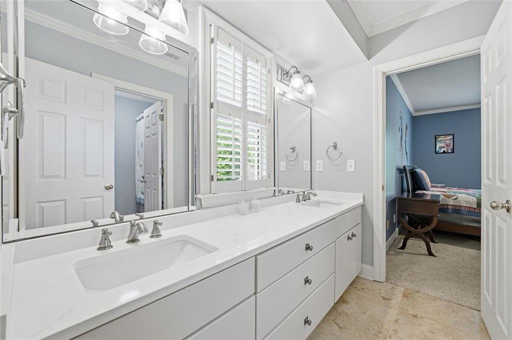 2336 Edgemere Lake Circle