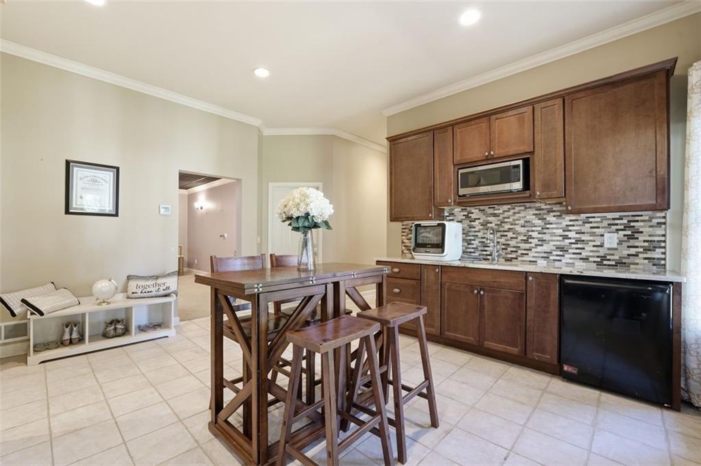 2336 Edgemere Lake Circle