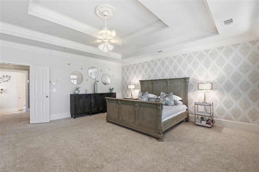 2336 Edgemere Lake Circle