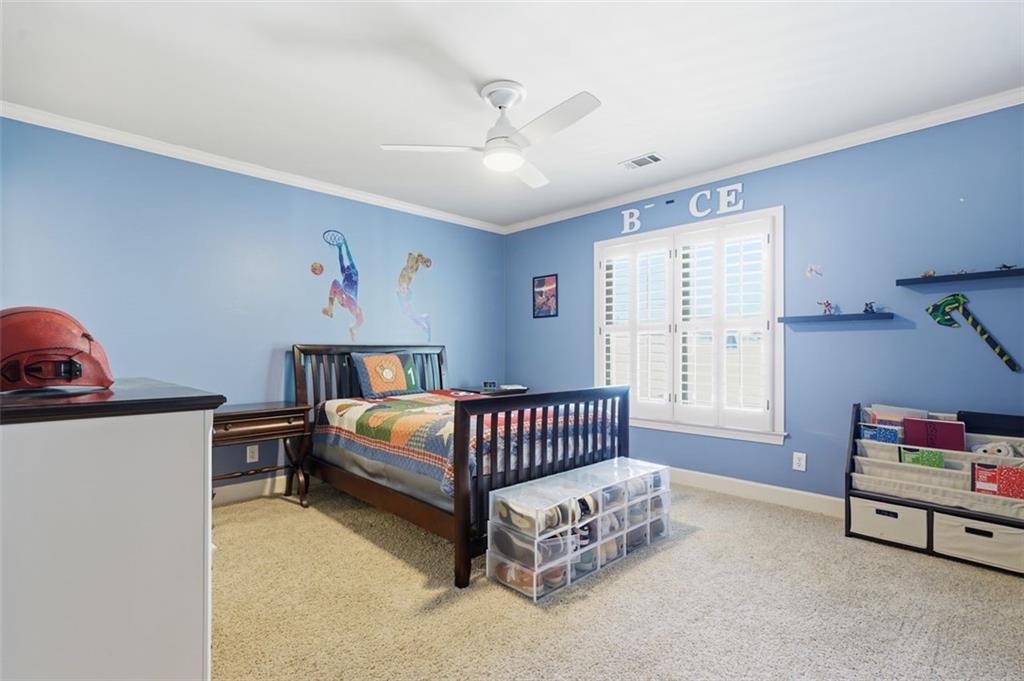 2336 Edgemere Lake Circle