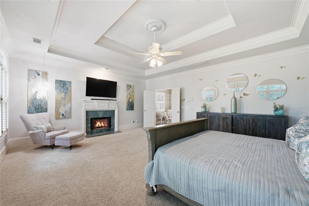2336 Edgemere Lake Circle