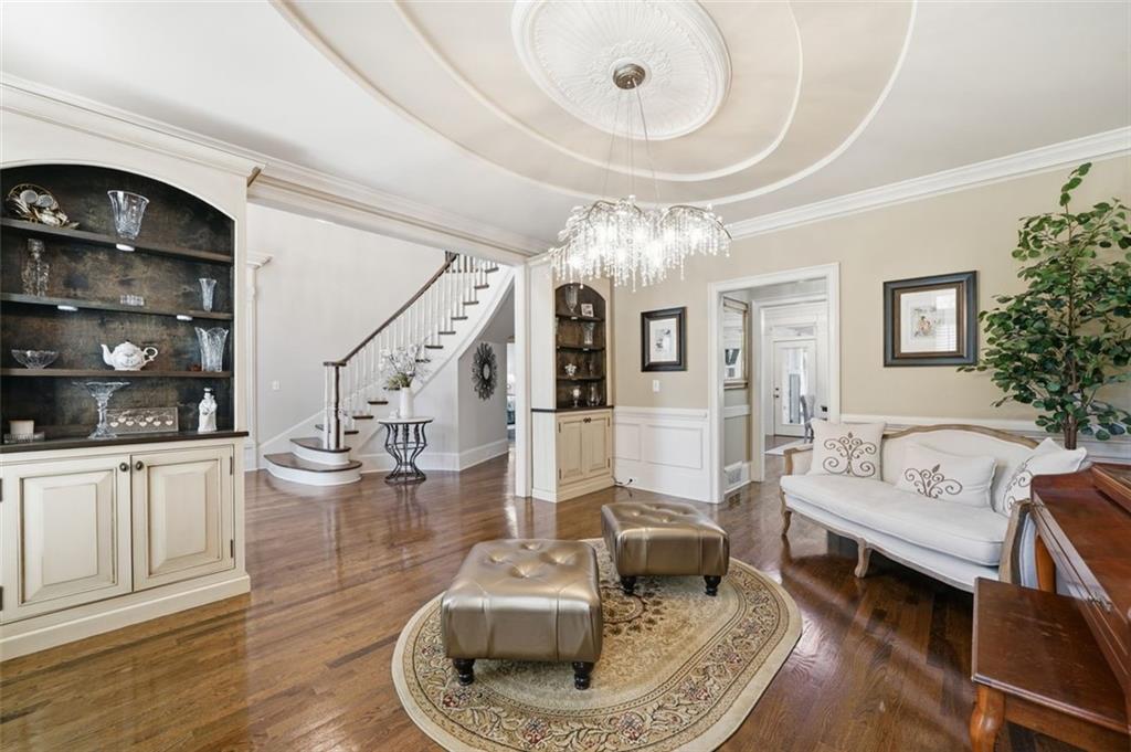 2336 Edgemere Lake Circle